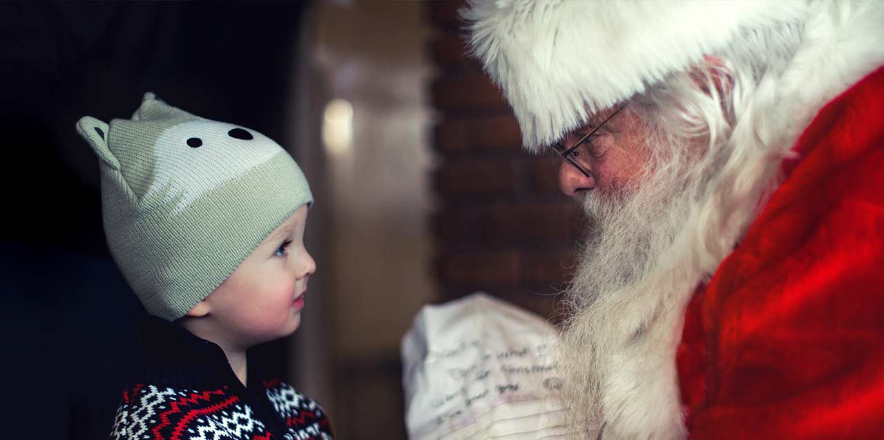 bebé frente a papa noel